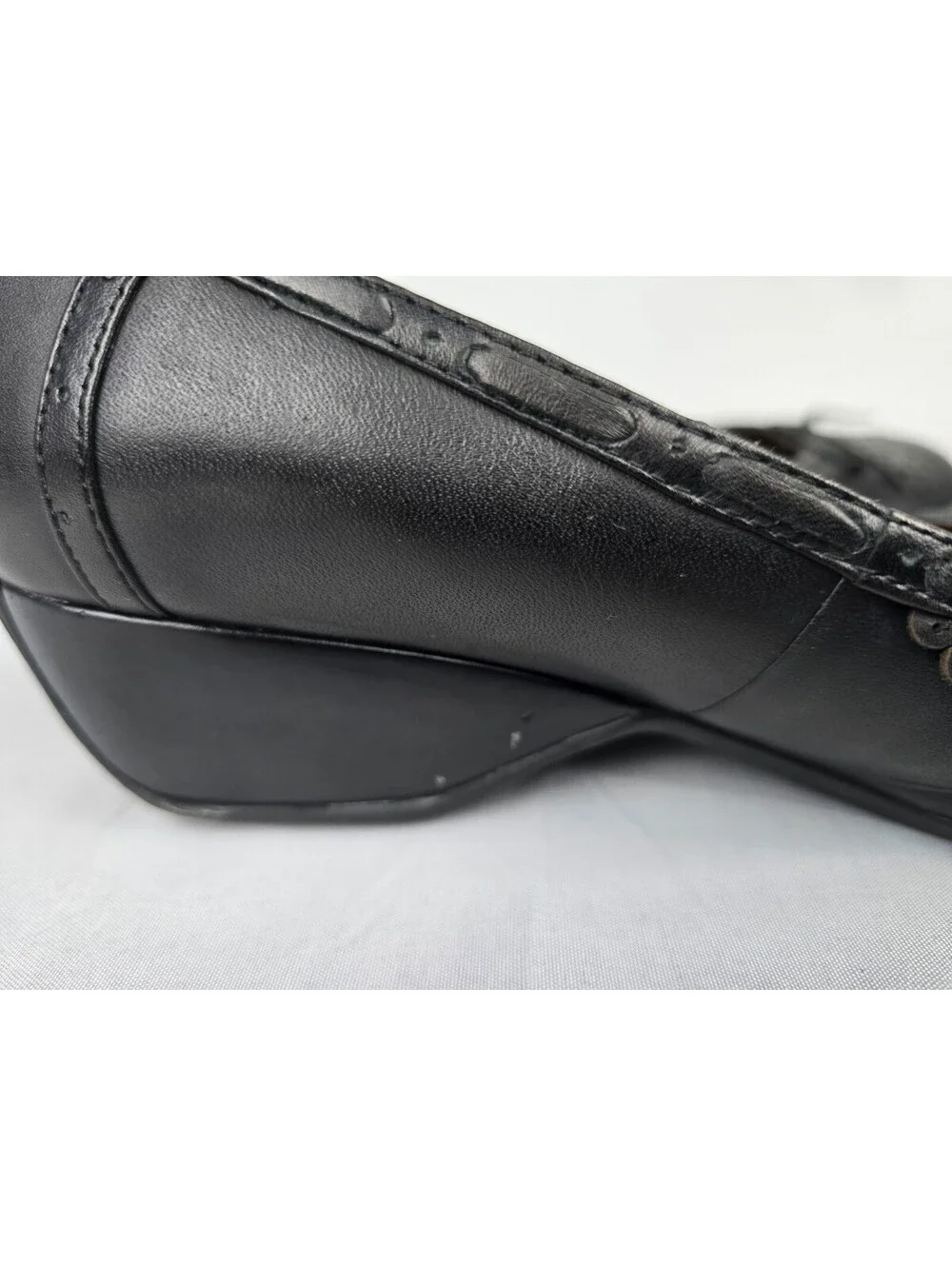 Kenneth Cole Reaction Save The Date Black Leather Wedge Pumps 7.5